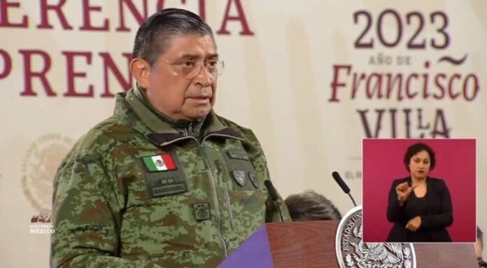 La gente sigue ayudando a Turquía tras la desvastación por el fuerte sismo que causó la muerte de miles de personas