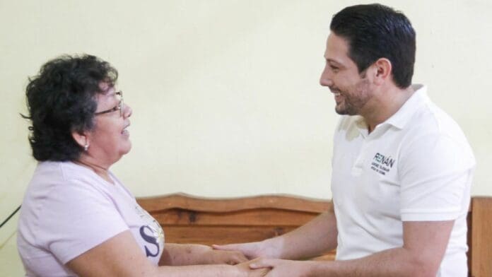 Encuentran cozumeleños atención en la casa de gestión del diputado Renán Sánchez