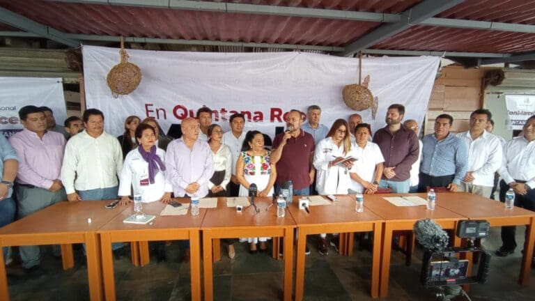 Marcelo Ebrard es impulsado por varios grupos de morenistas y de simpatizantes y funcionarios de la 4T. Hicieron evento en Chetumal.