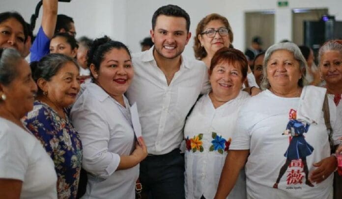 Confirma Pablo Bustamante que comienza entrega de tarjetas del programa 