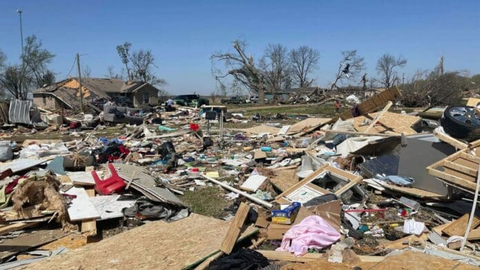 Una madre pierde a su hija de 2 años en el tornado de Mississippi, mientras daba a luz a su segundo hijo