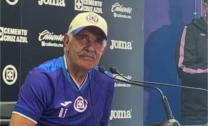 Tuca culpa a los medios de los abucheos: “Si el aficionado no tiene criterio, se deja influenciar”.