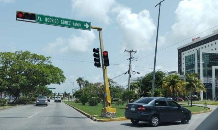 Modernizarán semáforos de Cancún con recursos del Derecho de Saneamiento
