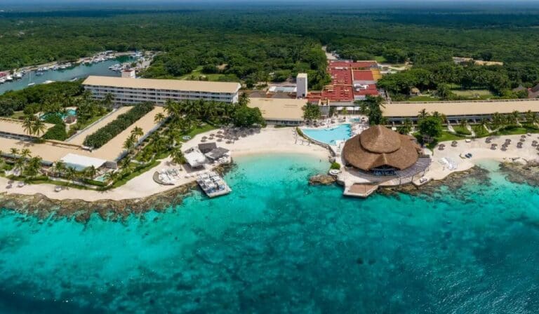 Demanda cadena hotelera al Ayuntamiento de Cozumel por más de mil 112 mdp por no entregar el recinto portuario 'Caleta'
