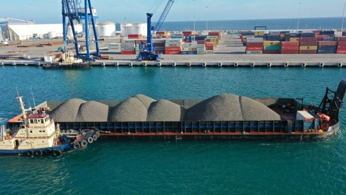 Suspenden en Puerto Morelos desembarque de material para Tren Maya