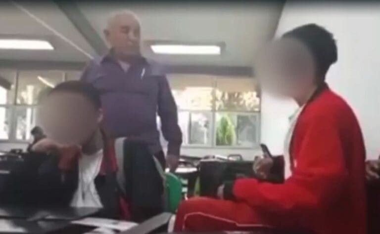 VIDEO: Captan a maestro insultando y amenazando con golpear a estudiante en Hidalgo