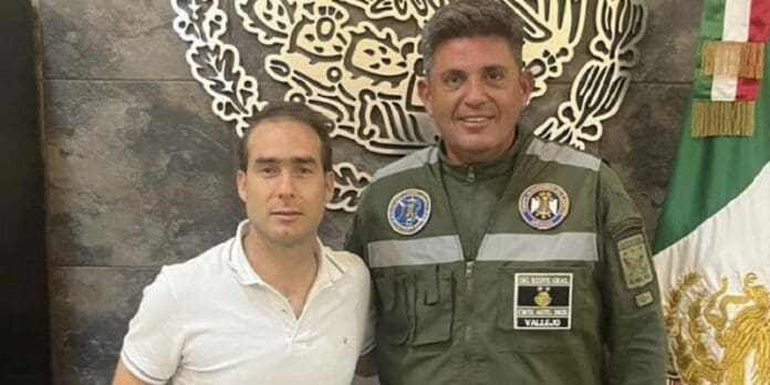 Diego Castañón se reúne con militar encargado del aeropuerto de Tulum