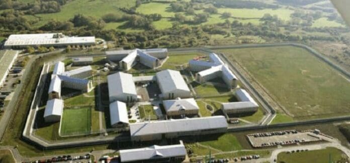 En Reino Unido, despiden a 18 mujeres de cárcel por tener relaciones sexuales con reclusos