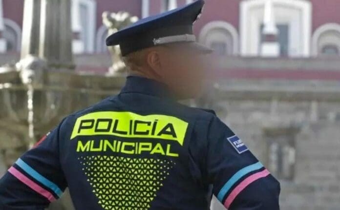 Unos policías habrían obligado a una joven a tener relaciones con ellos a cambio de no detenerla. Ya fueron detenidos.