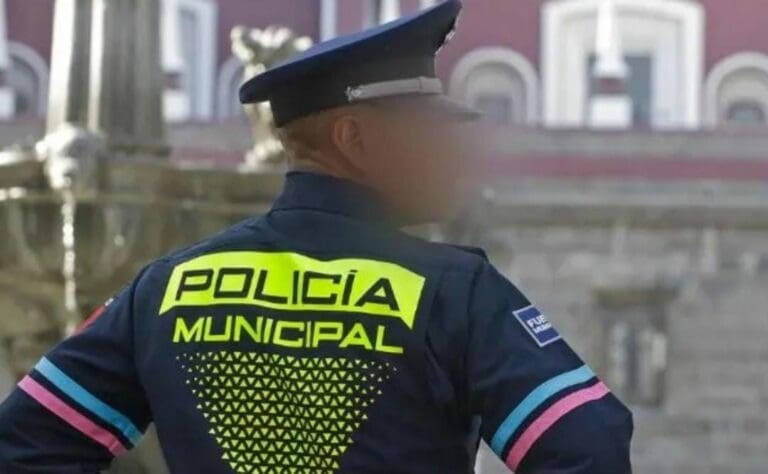 Unos policías habrían obligado a una joven a tener relaciones con ellos a cambio de no detenerla. Ya fueron detenidos.