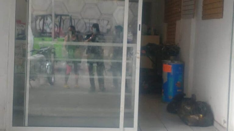 Hallan restos de perros y gatos en descomposición en local comercial de SLP