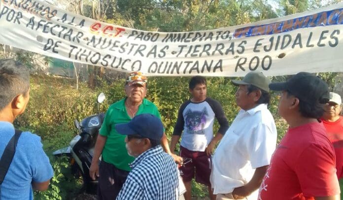 Instauran ejidatarios de Tihosuco cobro de peaje en la carretera a Mérida
