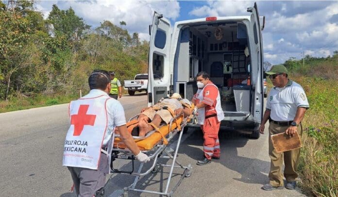 Derrapa motociclista y termina con múltiples lesiones, en Felipe Carrillo Puerto