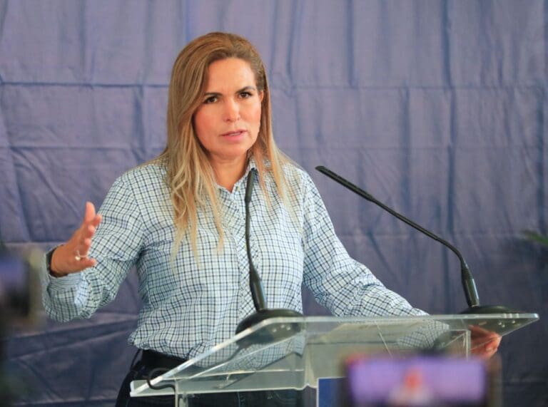 La presidenta municipal de Solidaridad, Lili Campos Miranda aseguró que la Unidad Médico Familiar de Puerto Aventuras pronto será una realidad