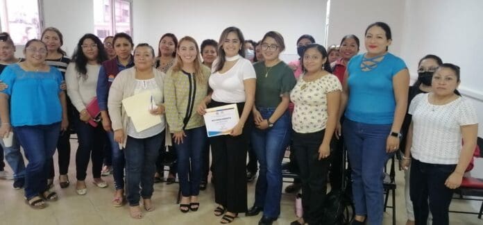 Ayuntamiento de OPB imparte pláticas en pro de empoderar a las mujeres