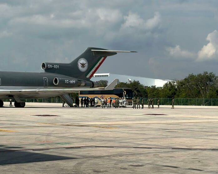 Trasladan a 55 reos de Cancún y Playa del Carmen a penales fuera del estado