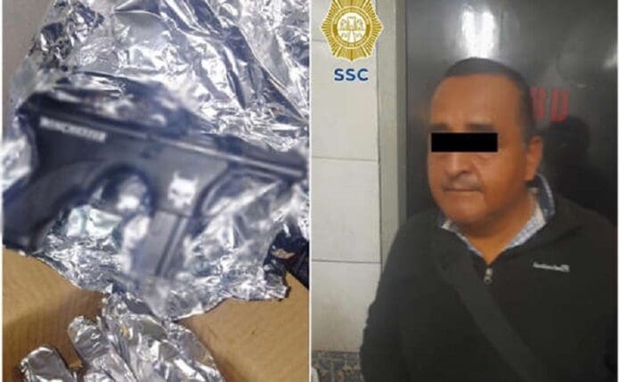 Vendía pistolas por WhatsApp y las repartía en el Metro; SSC-CDMX lo detiene