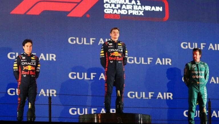 El mexicano Sergio "Checo" Pérez logró el segundo lugar en la primera carrera de la nueva temporada de la Fórmula 1.