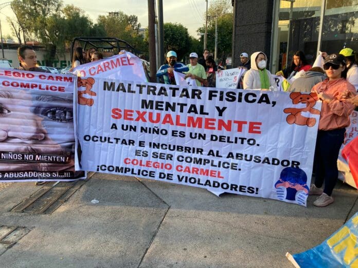 Detienen en Acapulco a maestro acusado de abusar de 20 niños del Colegio Carmel