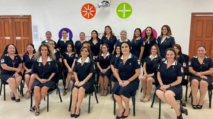 Toma protesta Verónica Lezama a damas voluntarias de Cruz Roja Playa del Carmen