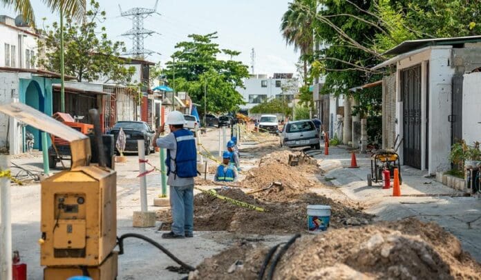Aguakan renueva red de agua potable en Playa del Carmen, en el sector 7 del Fraccionamiento Villamar II