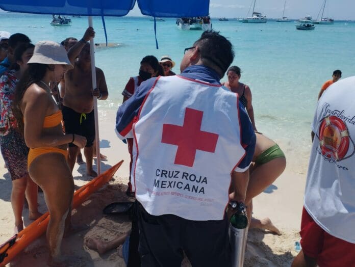 Muere argentino en playa de Isla Mujeres