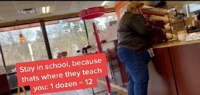 Mujer pelea en tienda porque creía que una docena de donas era de 50 piezas