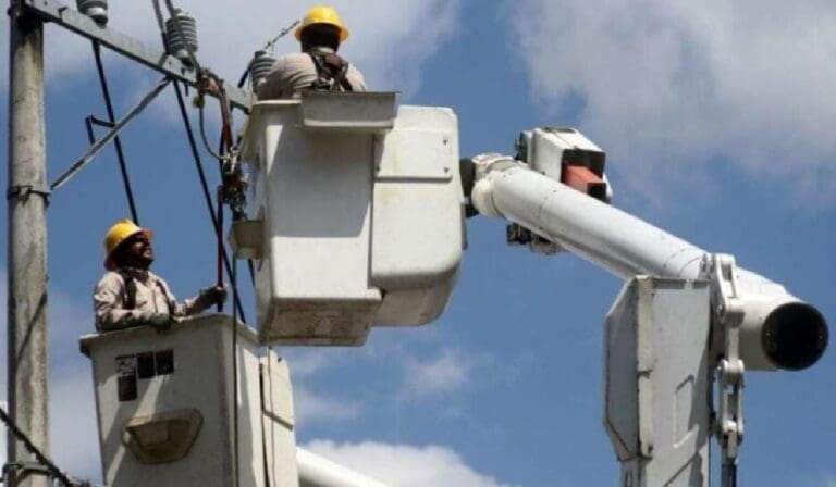 Diputados de Quintana Roo sostendrán una reunión con la CFE para saber por qué no hay subsidio para la entidad.