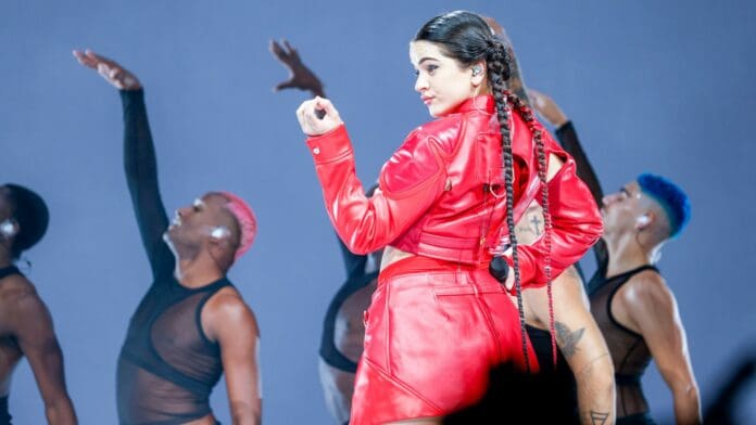 Canaco estima una derrama económica de mil mdp por concierto de Rosalía en CDMX