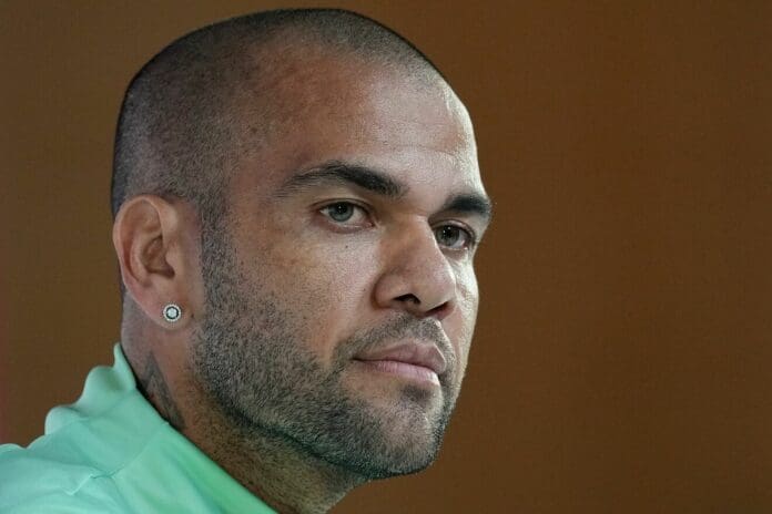 Dani Alves pide su libertad; asegura que el sexo “fue consentido” con la joven de la discoteca