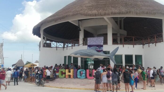 Protestan frente a paradero turístico por intención de vender áreas comunes de Chiquilá