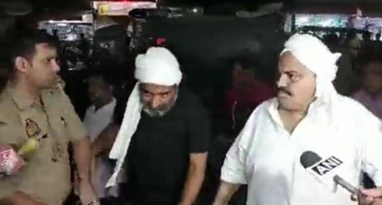 Video: Asesinan a tiros a político de la India durante transmisión en vivo