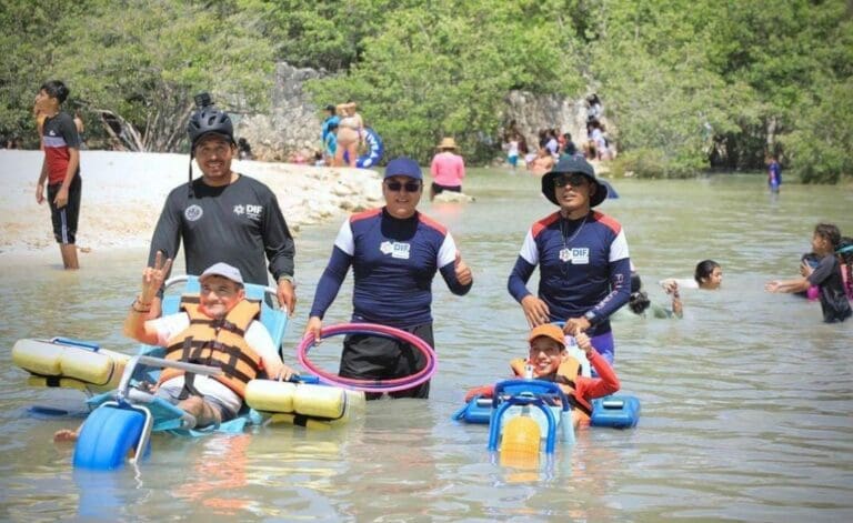 Lili Campos impulsa la inclusión en Solidaridad; gracias a la remodelación personas con discapacidad disfrutan de la playa.