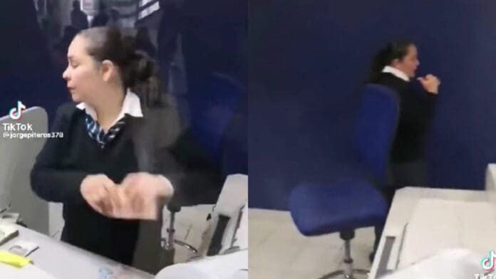 Hombre reclama a cajera porque le robaron 53 mil pesos afuera del banco