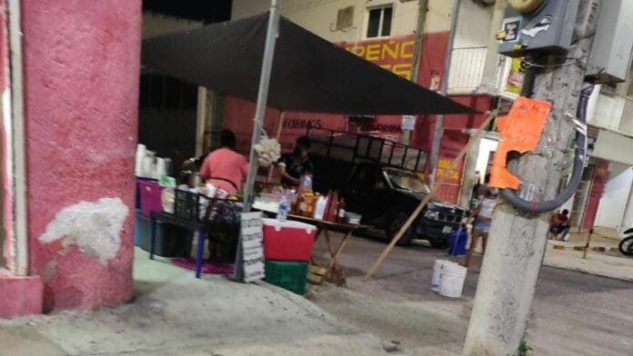 Aumentó el número de comerciantes informales en Playa del Carmen durante Semana Santa