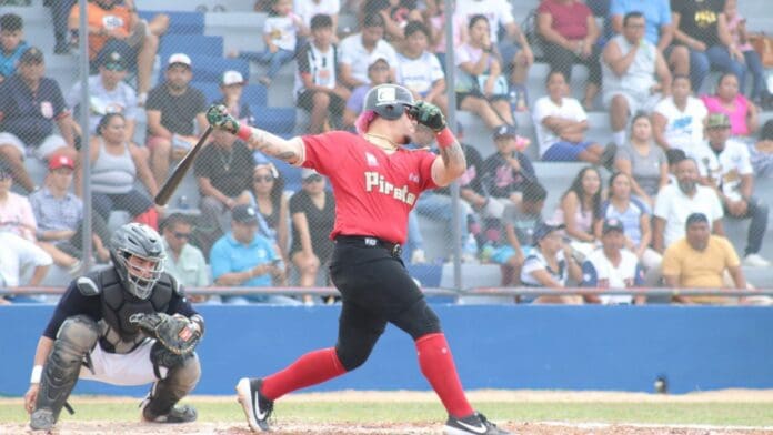 Exitoso juego entre Tigres de Quintana Roo y Piratas de Campeche en Solidaridad