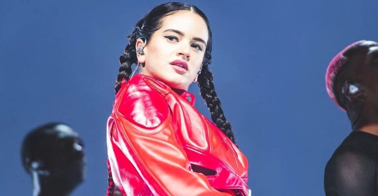 Claudia Sheinbaum confirma concierto de Rosalía en el Zócalo de la CDMX
