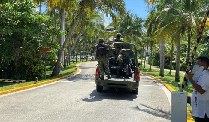Hay 4 detenidos y 9 órdenes de aprehensión por asesinato múltiple en la Zona Hotelera de Cancún, asegura fiscal