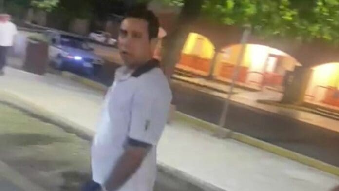 Nuevos incidentes en los que taxistas de Cancún hostigan a socios conductores de Uber. Uno quedó grabado. La gete ya no quiere violencia.