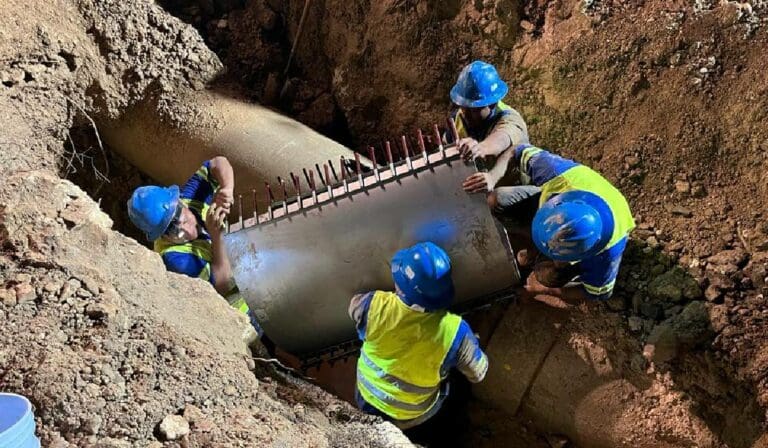 Aguakan concluye los trabajos de reparación de fuga de agua potable y regulariza el servicio en Solidaridad