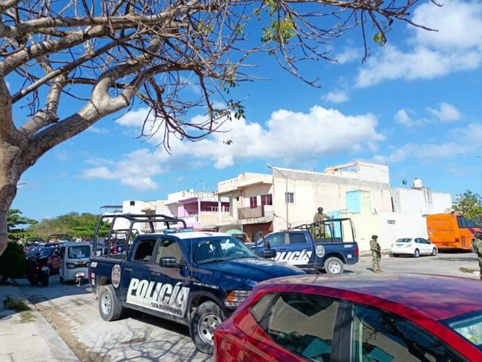 Estalla trifulca en Villas del Sol; varios policías fueron agredidos