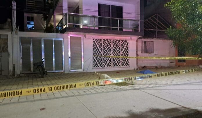 Muere una persona tras caer de un tercer piso, en Tulum; se presume suicidio