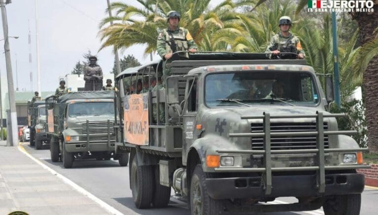 Ciudadanos y activistas denuncian que los militares dejan que el narco opere en la zona fronteriza de Chiapas.