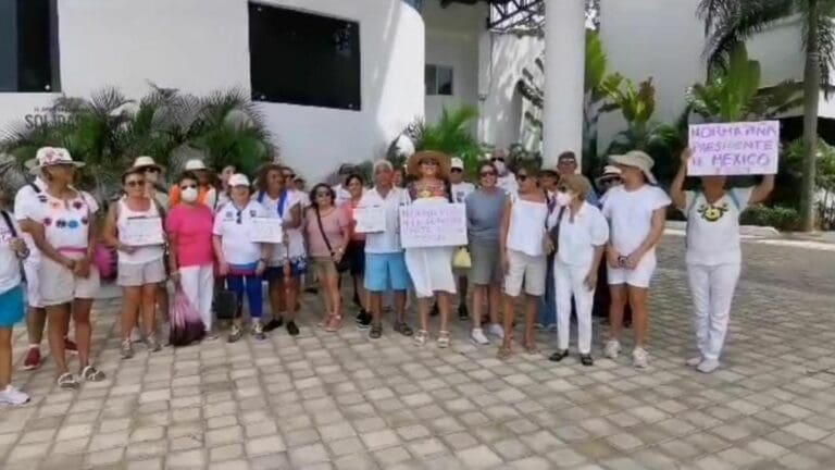 Ciudadanos de Playa del Carmen se unen a la movilización nacional “La Corte no se toca”