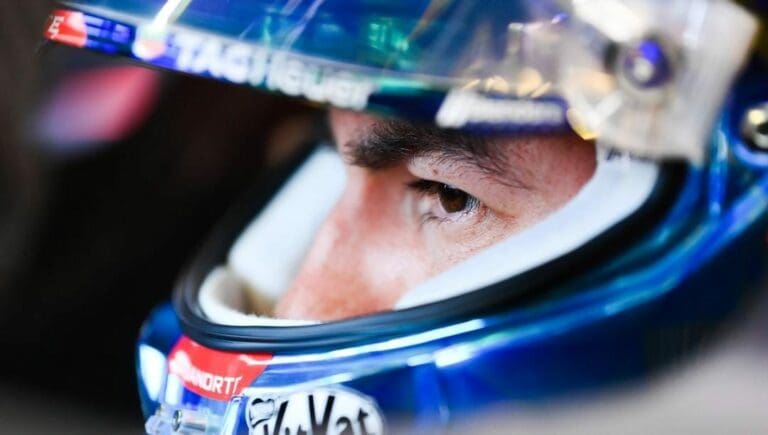 Un pésimo fin de semana el que tuvo el piloto Sergio Checo Pérez. Chocó en la calificación y acabó la carrera en el lugar 17.