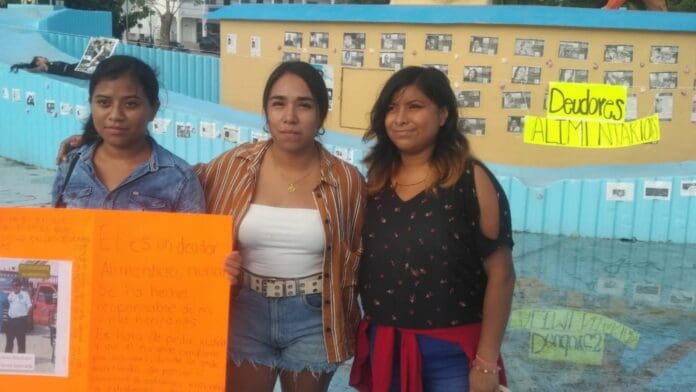 ¿Está tu nombre ahí? Cuelgan en Cancún tendedero de deudores alimentarios