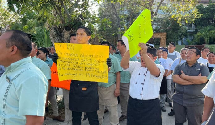 Protestan trabajadores del hotel The Fives por un pago justo del reparto de utilidades