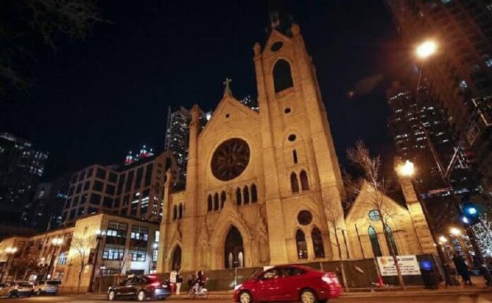 Revelan que cientos de clérigos católicos abusaron sexualmente de casi 2.000 niños en Illinois