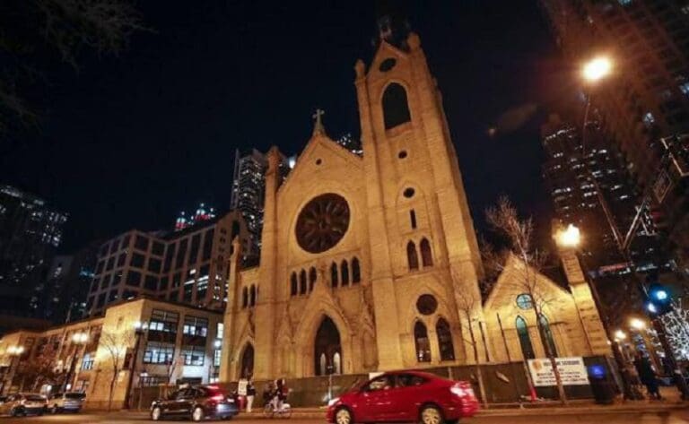 Revelan que cientos de clérigos católicos abusaron sexualmente de casi 2.000 niños en Illinois