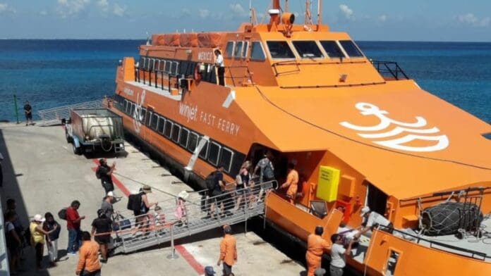 Buscan que navieras amplíen hasta las 11 de la noche horarios de cruce de Cozumel a Playa del Carmen